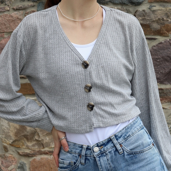 Acadamia Cropped Grey Cardigan - Picture 1 of 3